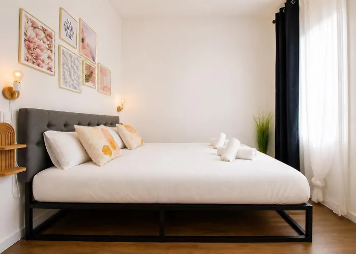 Style & Design Flat In The Center Of